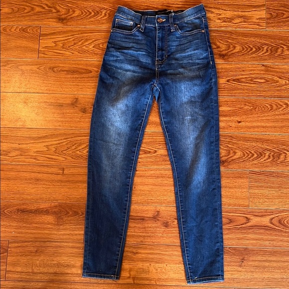 Kendall & Kylie Denim - NWOT Kendall + Kylie “The Kontour High Rise”